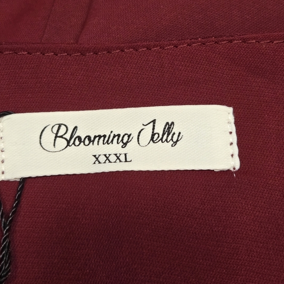 Blooming Jelly Wine/Burgundy Lined Flowy Holiday Top. Plus Size XXXL - Picture 5 of 8